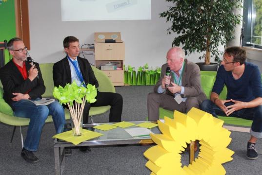 Roberto Kobelt diskutiert mit Dirk Barthel, Daniel Bannasch und Matthias Golle